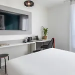 Adagio Access Paris Hotel